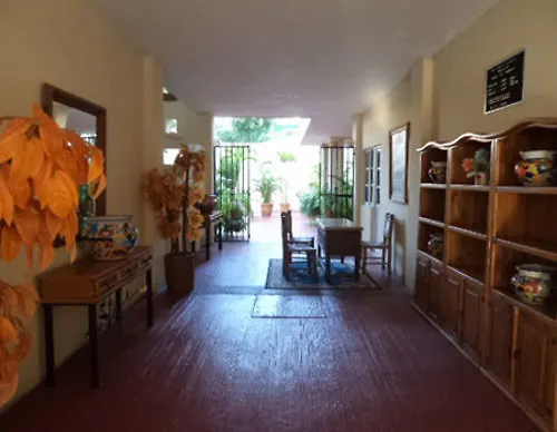 מזטלן Hotel El Sombrero Suites 2*,